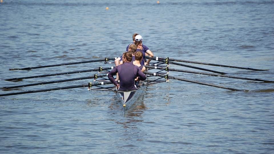 men in a rowboat dublin physio & chiropractic